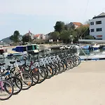 مكان تخييم Taber - Mobile Homes *