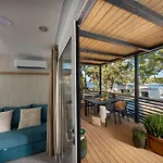 Taber - Mobile Homes مكان تخييم *