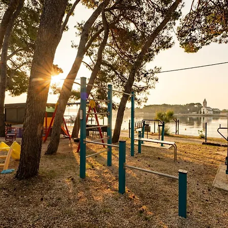 Taber - Mobile Homes Parque de Campismo Pašman