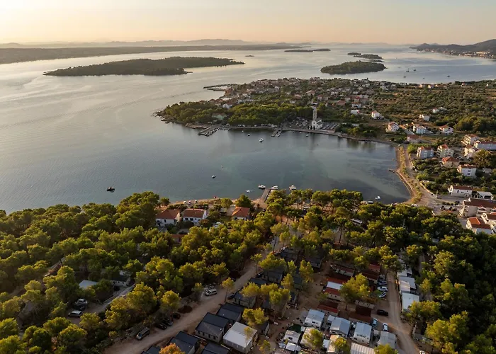 Taber - Mobile Homes مكان تخييم